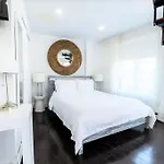 809-6B 2Br Duplex Breathtaking Views Beauty