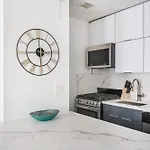 1597-10 New Studio Upper East Side W&D In Unit