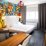 Nu Hotel