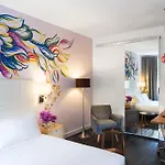 Nu Hotel