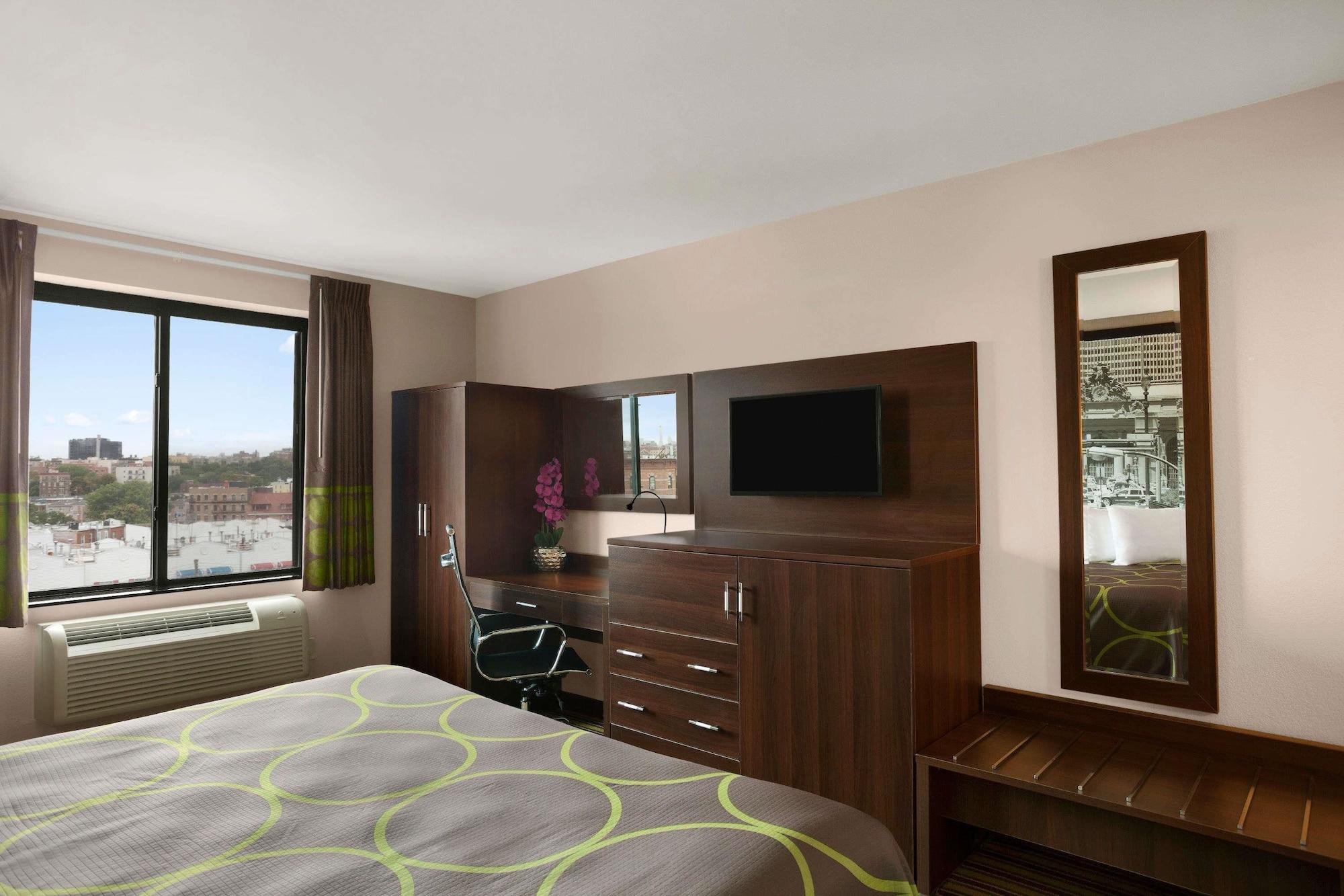 Super 8 Bronx Hotel New York