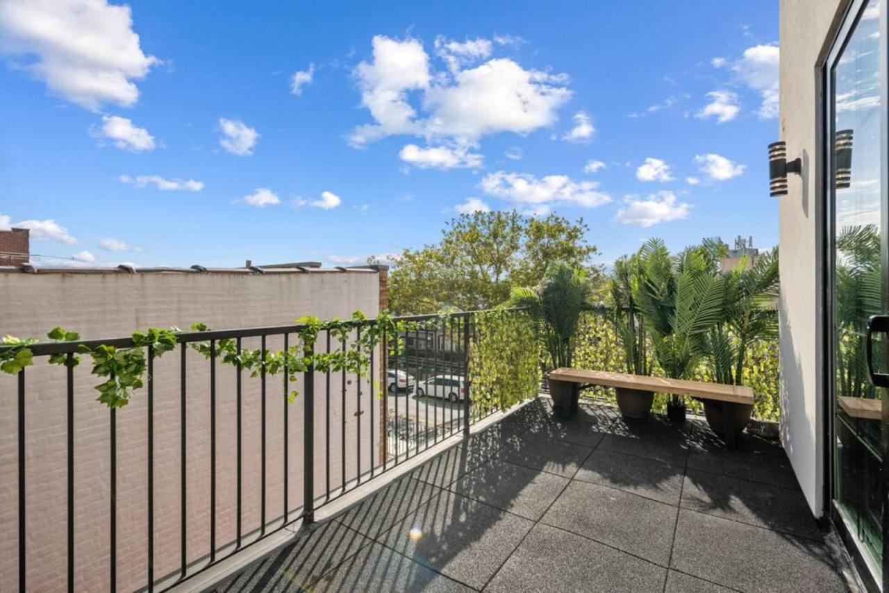 Apartment Nyc Skyline Views, Sauna & Rooftop - Romantic Escape At 
