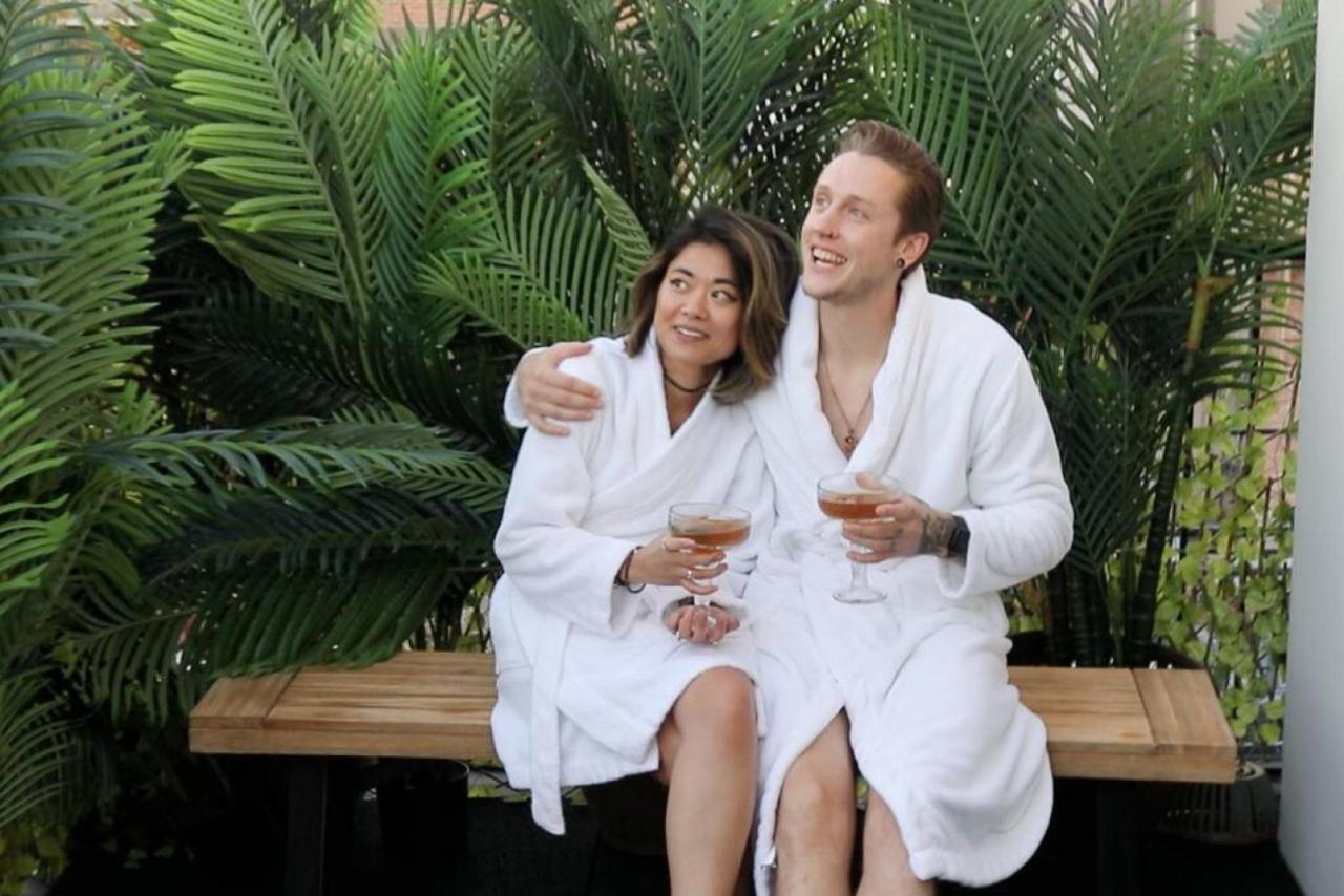 Apartment Nyc Skyline Views, Sauna & Rooftop - Romantic Escape At 