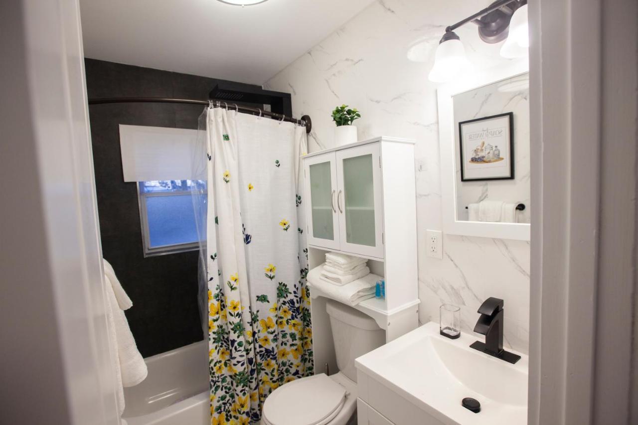Apartment Alafia- Cozy Jfk Area - Is A Hosted Meaning The Host Live On Site *
