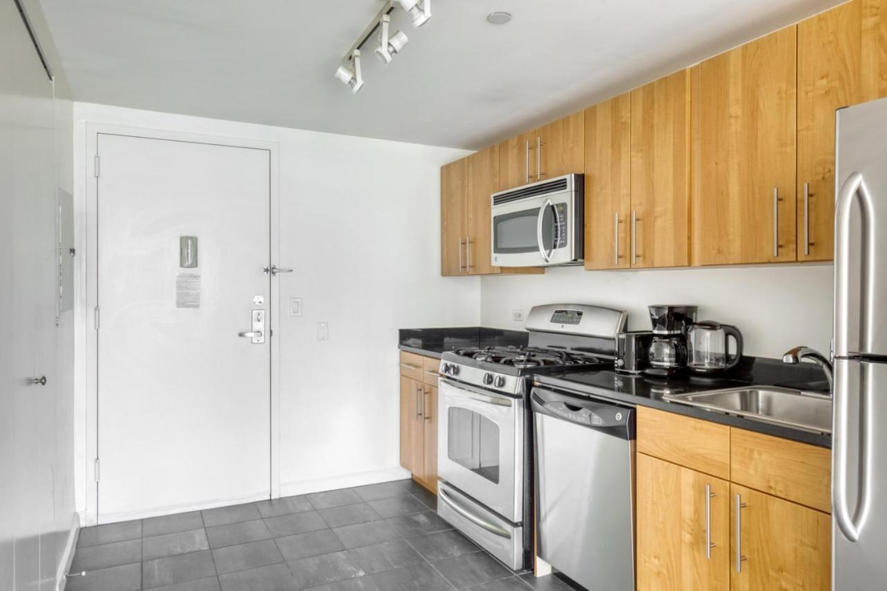 Lic 1br W Wd Elevator Doorman Nr E River Nyc-850 Apartment New York