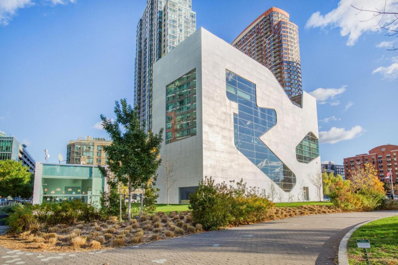 Lic 1br W Wd Elevator Doorman Nr E River Nyc-850 * New York