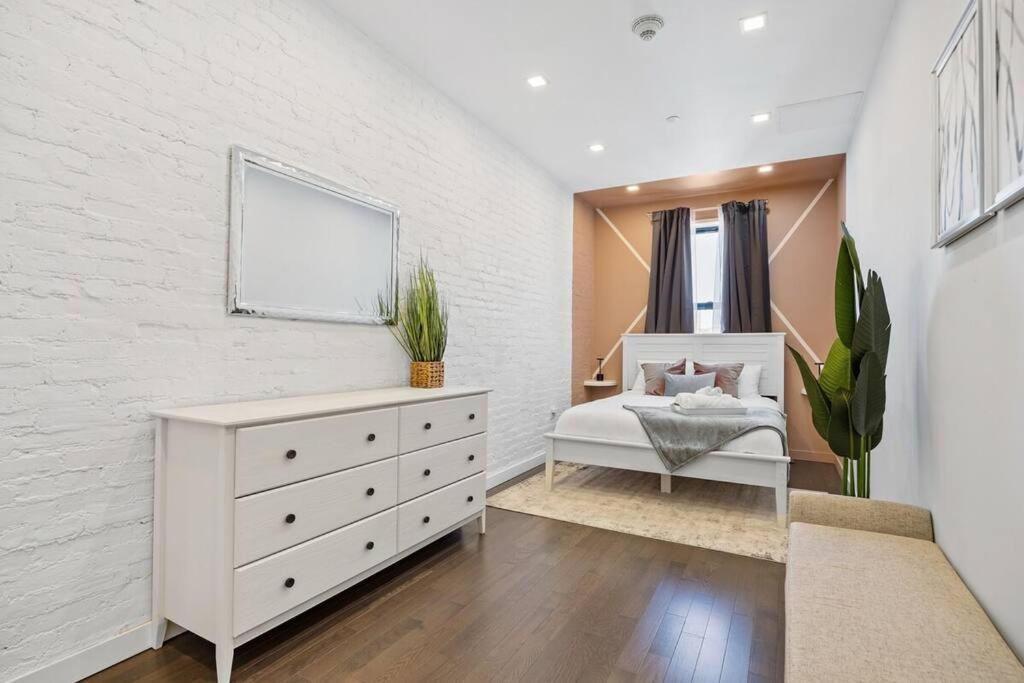 Swj 5th - Perfect For Tourism: Near Train, Times Sq, Dining * New York