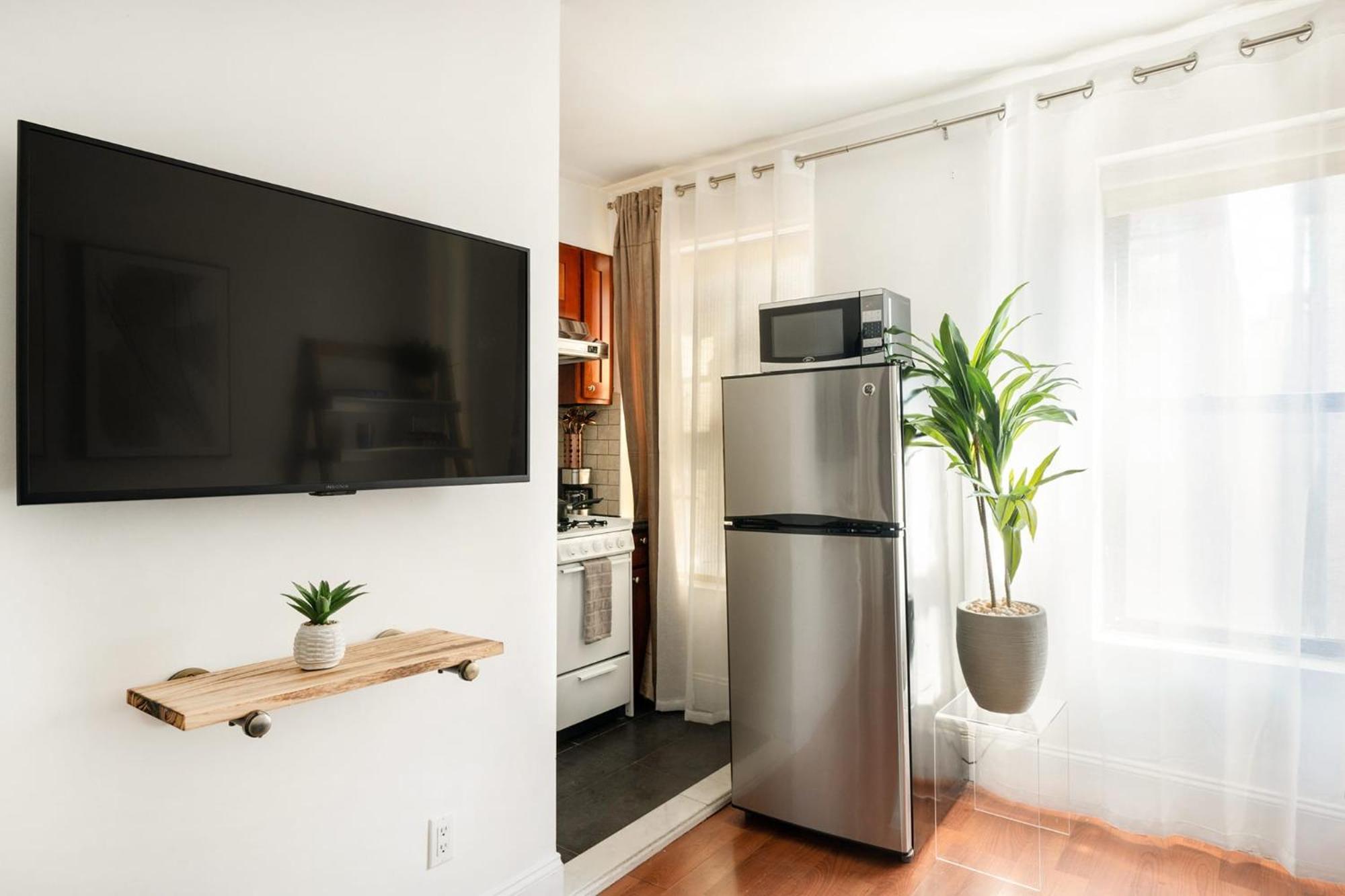 Apartment 69-4d Trendy Lower East Side 1b Brand New New York