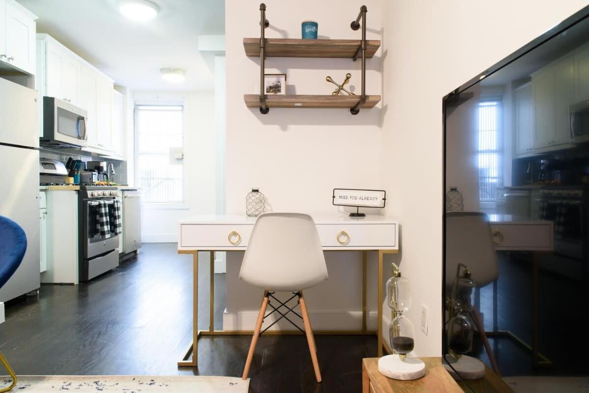 Apartment 39-1 Renovated 3br Prime Midtown West New York