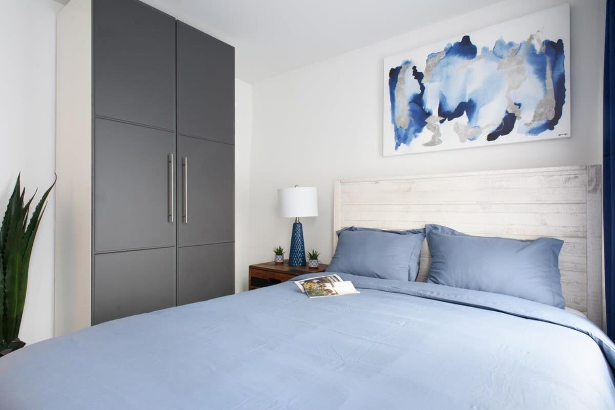 Apartment 39-1 Renovated 3br Prime Midtown West New York