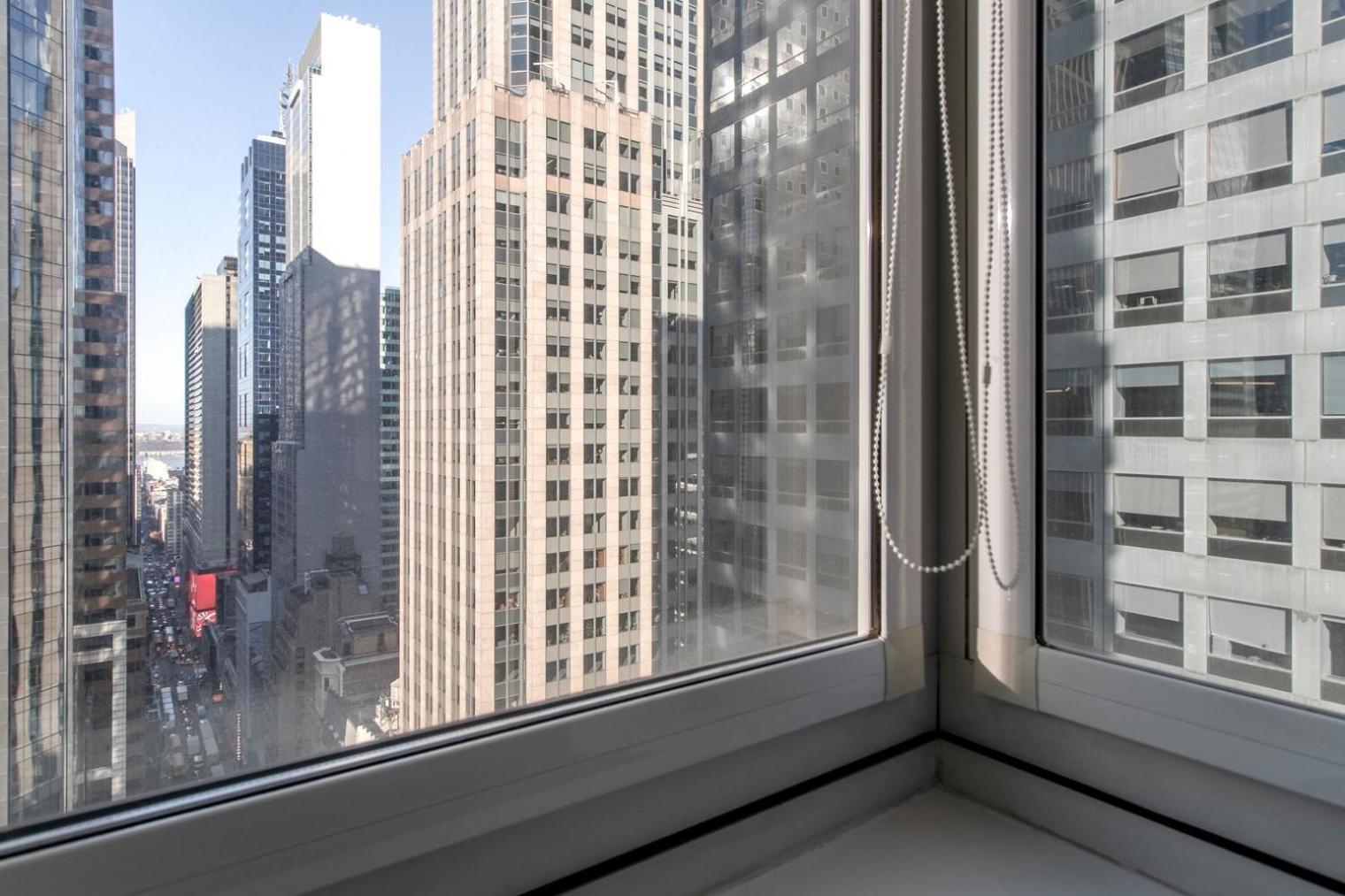 Midtown West 1br W Gym Wd Nr Bryant Park Nyc-1380 Apartment New York