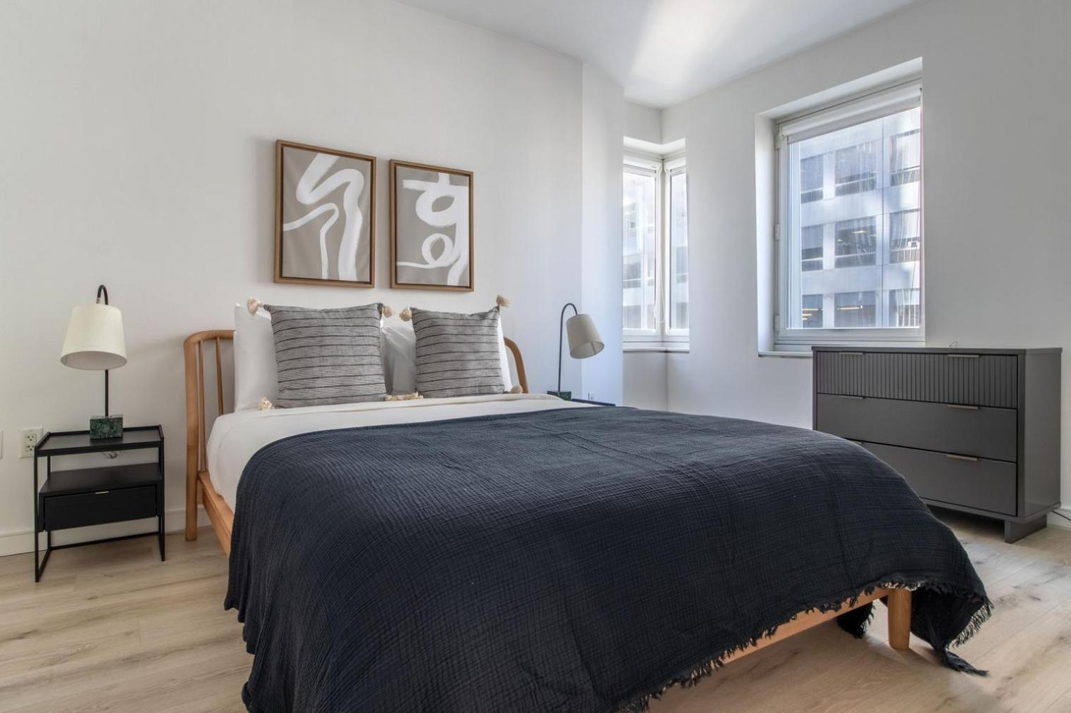 Apartment Midtown West 1br W Gym Wd Nr Bryant Park Nyc-1380 New York