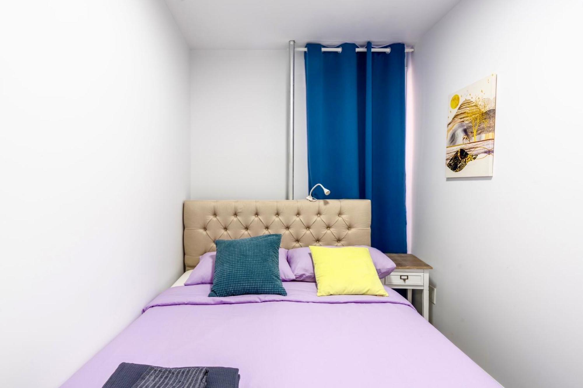 Homelike In The Heart Of China Town Apartment