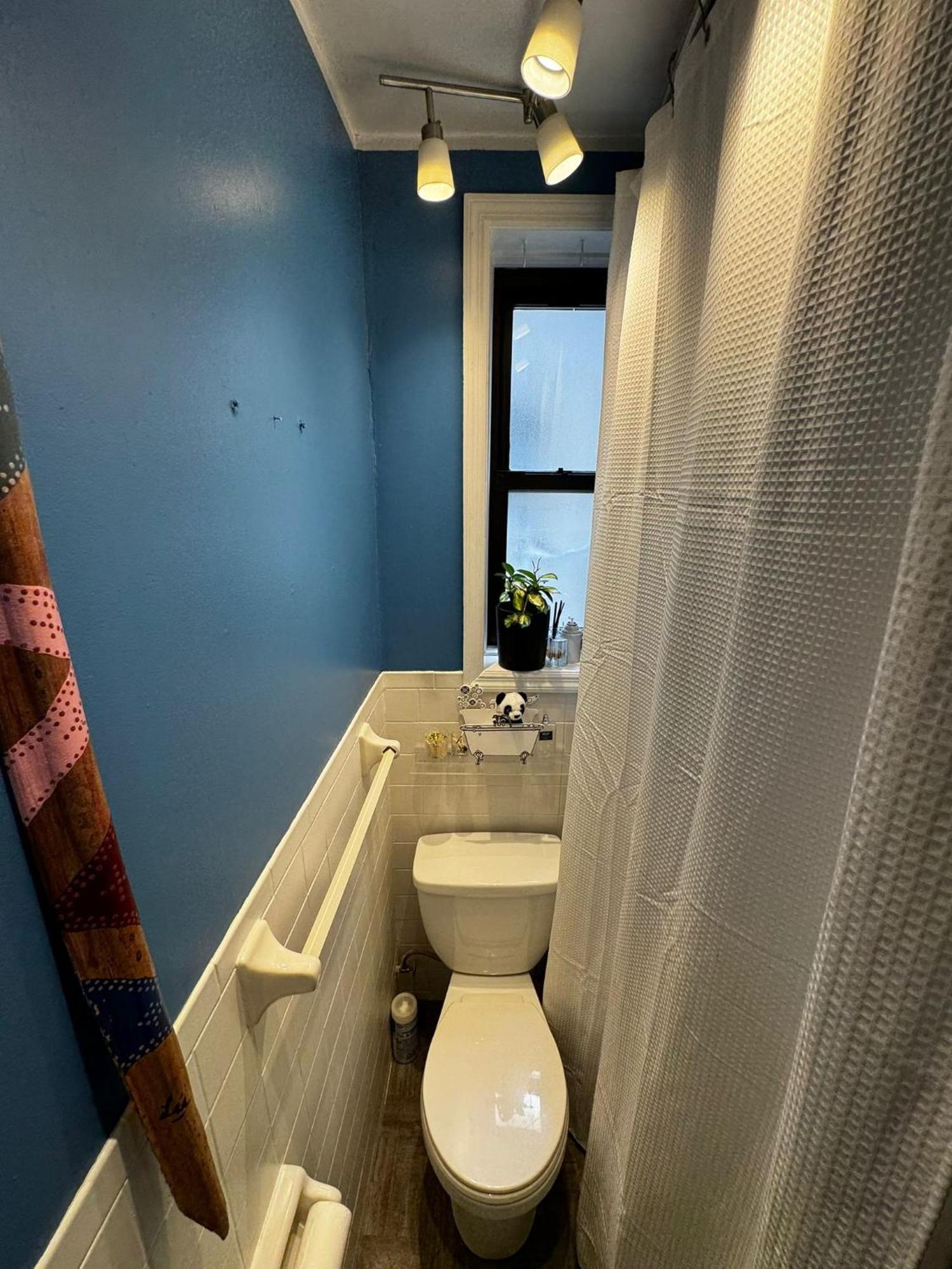 Fancy Subway Crossing Street - Location Apartment