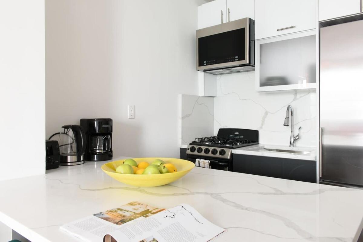Apartment 1597-phs New 1br-2bath Ph Duplex Outdoor Deck *