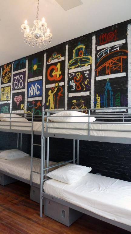 Q4 And Hostel New York