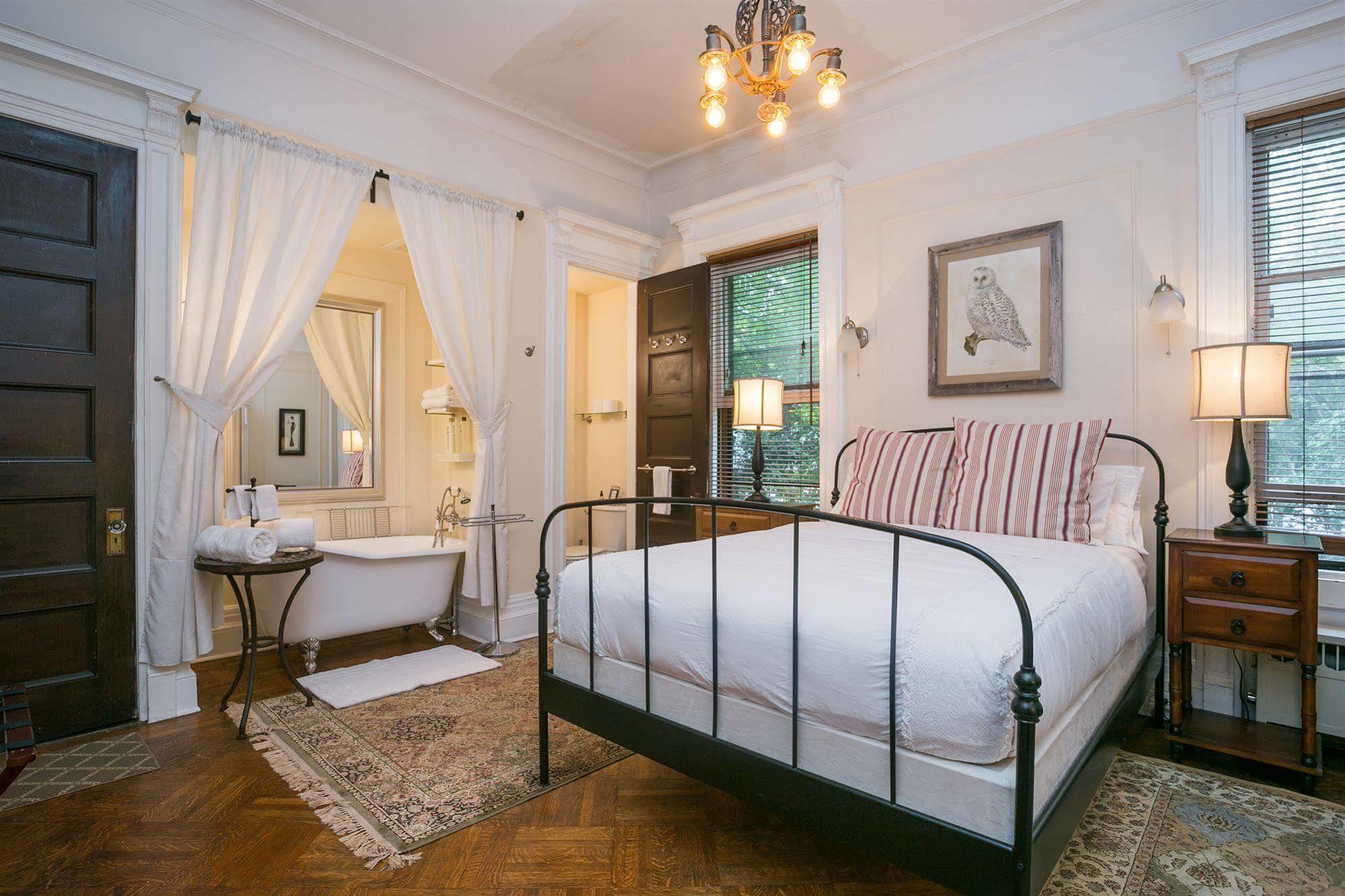 Lefferts Manor 3*