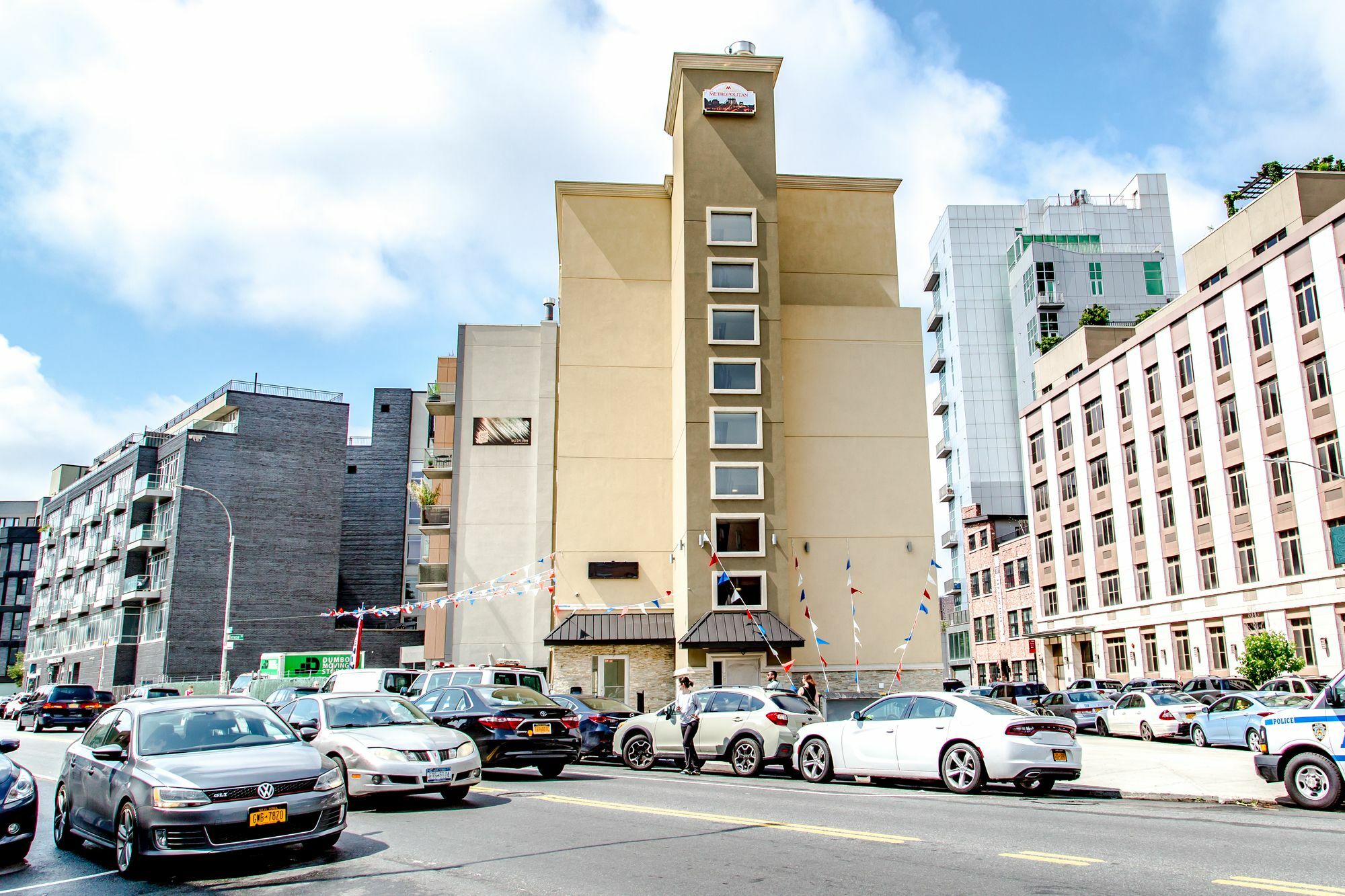 Metropolitan Hotel 2*