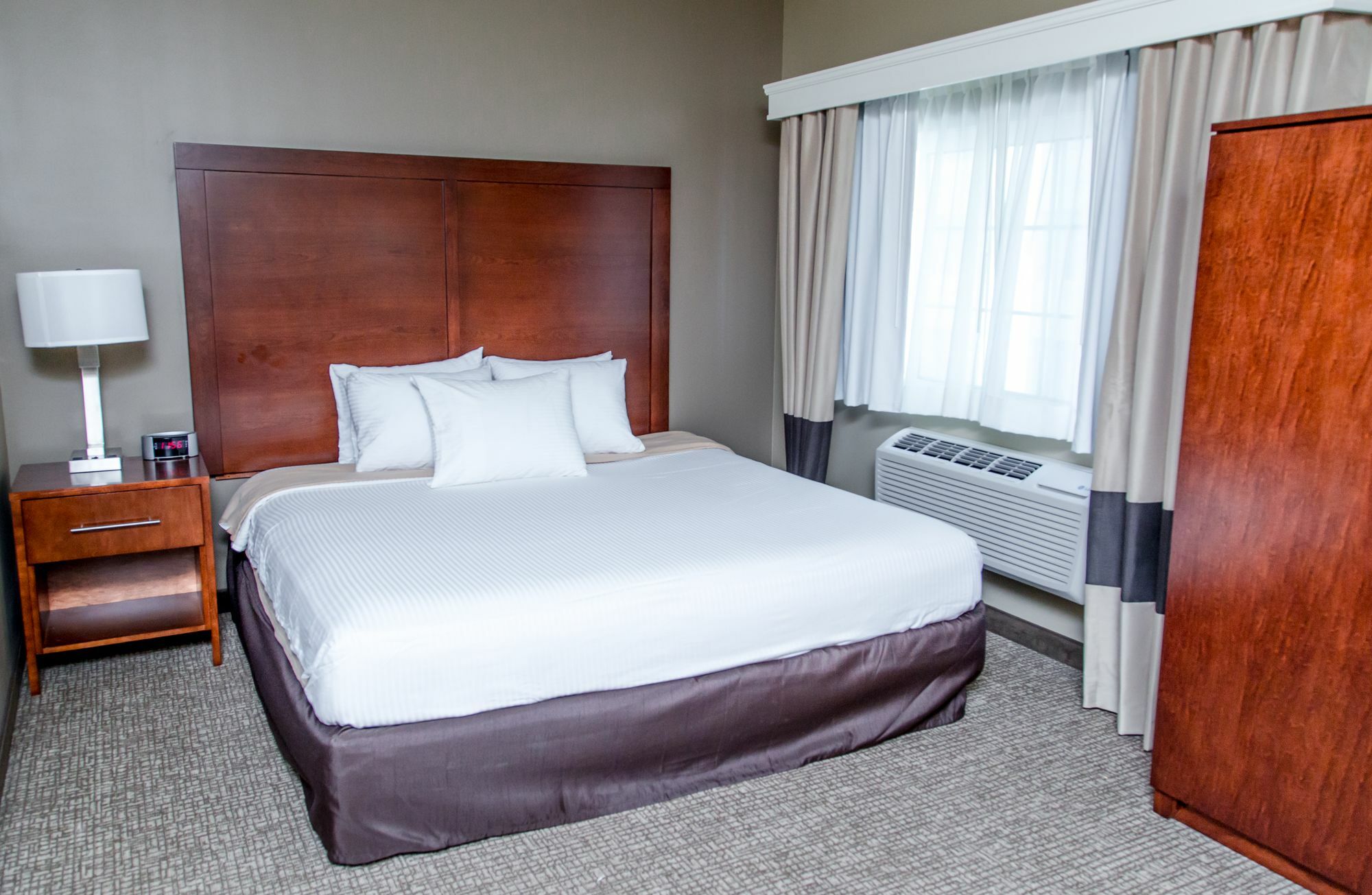 Metropolitan Hotel 2*