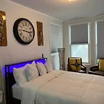 Santa Cruise Rooms & Hospitality