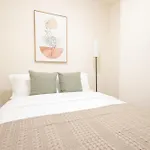 2-Bedroom Apartment Near Nyc Icons!