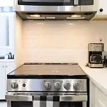 240-9 Luxury Prime Location Studio W&D