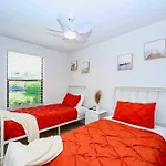 The Suzana Sunrise- 5 Minutes To Vanderbilt Beach!