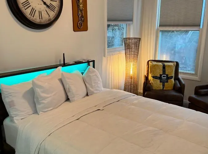 Santa Cruise Rooms & Hospitality
