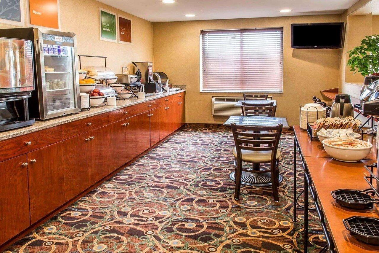 Avion Near Lga Airport, Ascend Collection New York