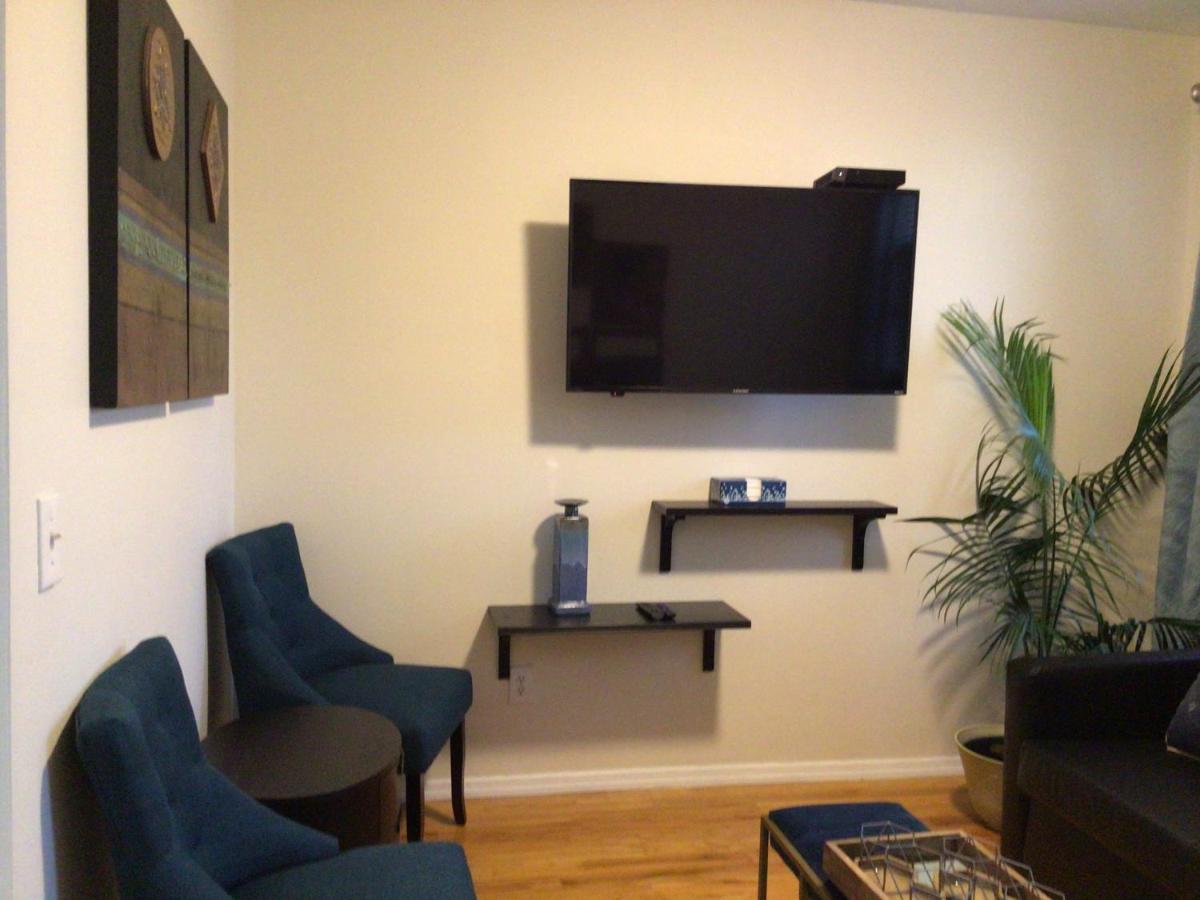 Apartment Brownstone Living *