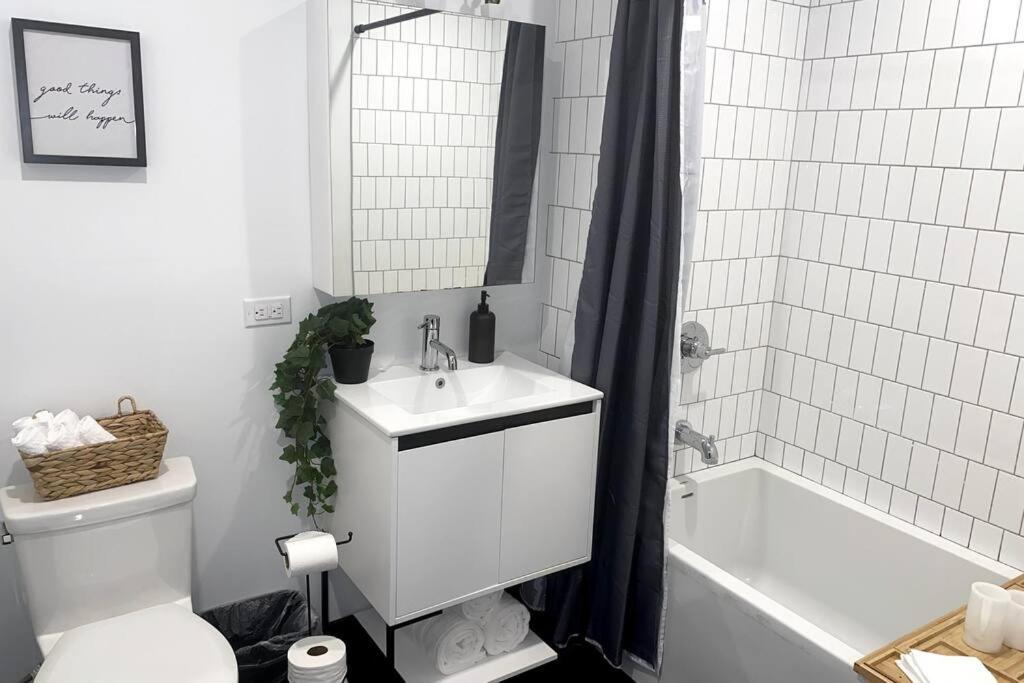 Spacious 2-bedroom With Rooftop Apartment New York