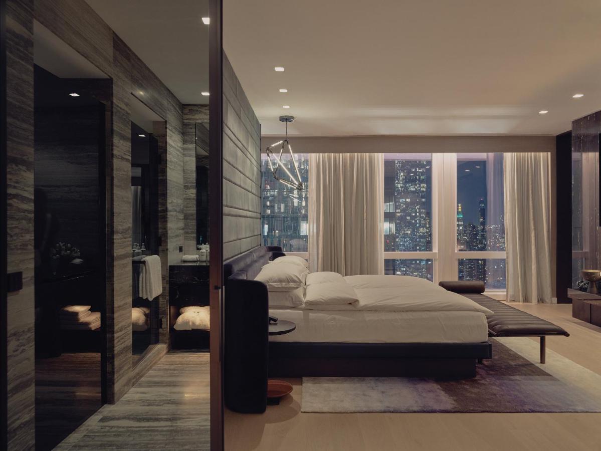 Equinox Hotel 5*