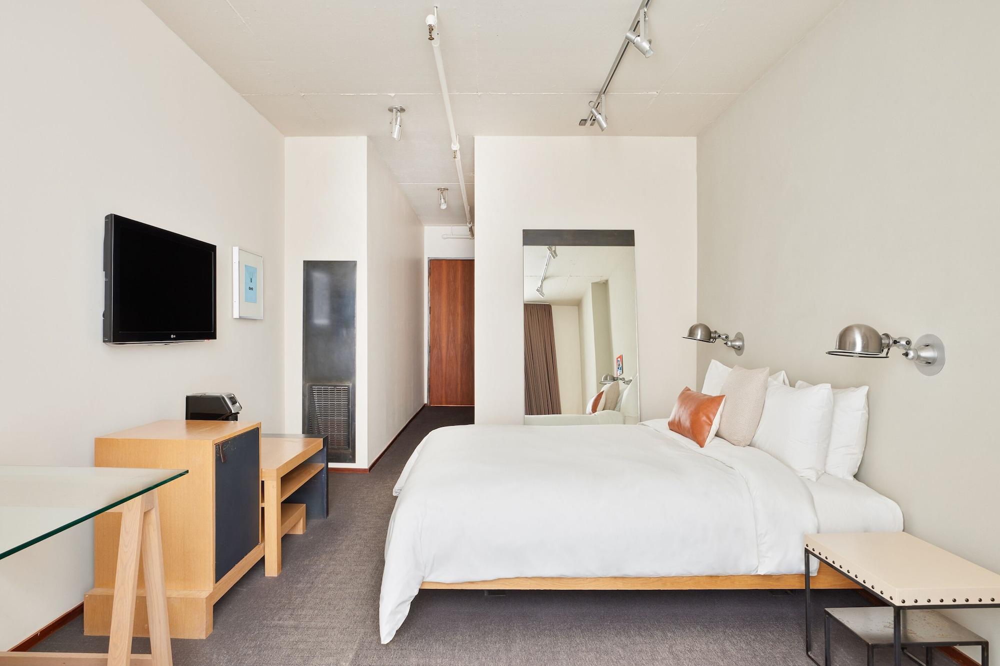 Chambers Hotel Central Park South, Sonder