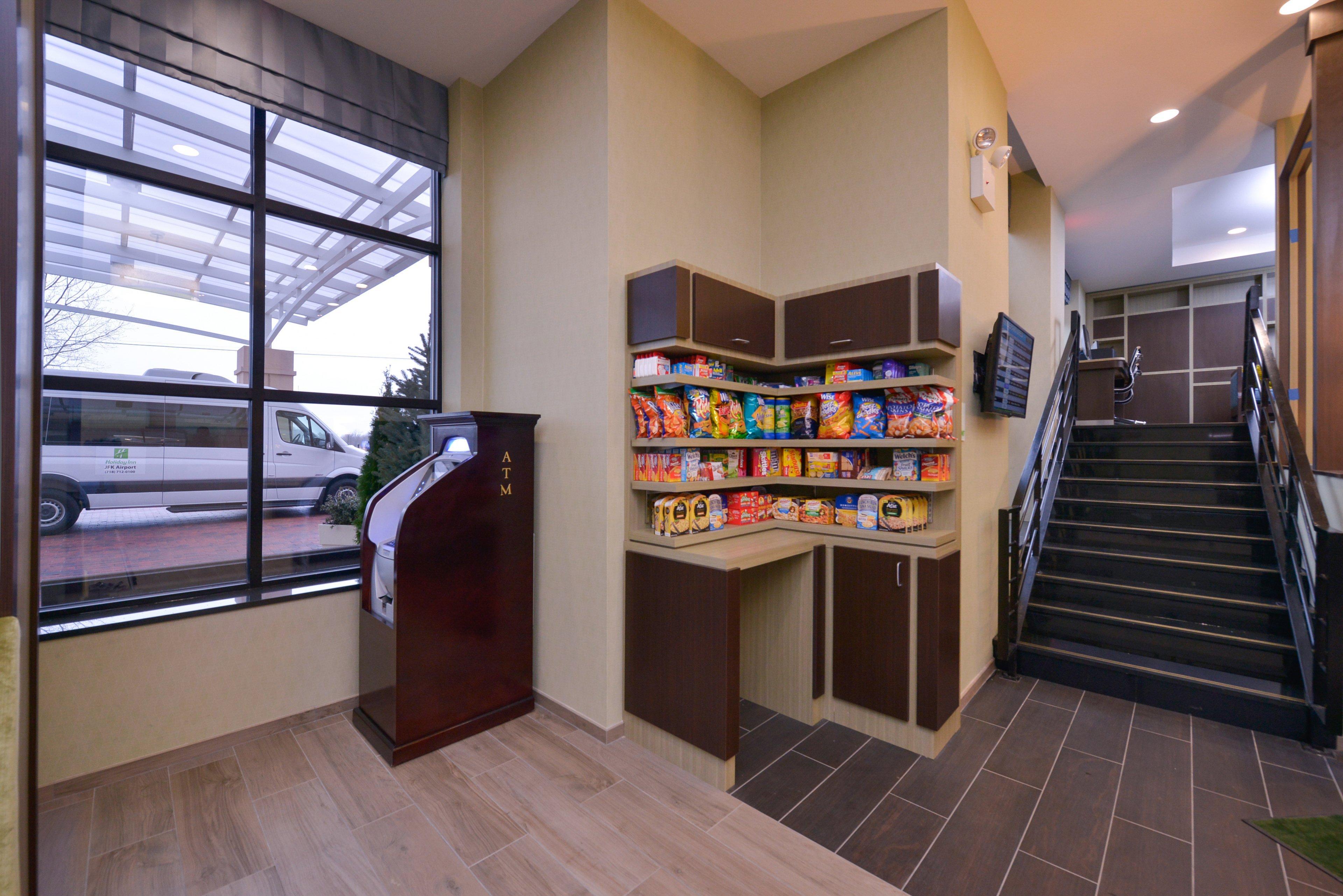 Hotel New York-jfk Airport Area, An Ihg 3*