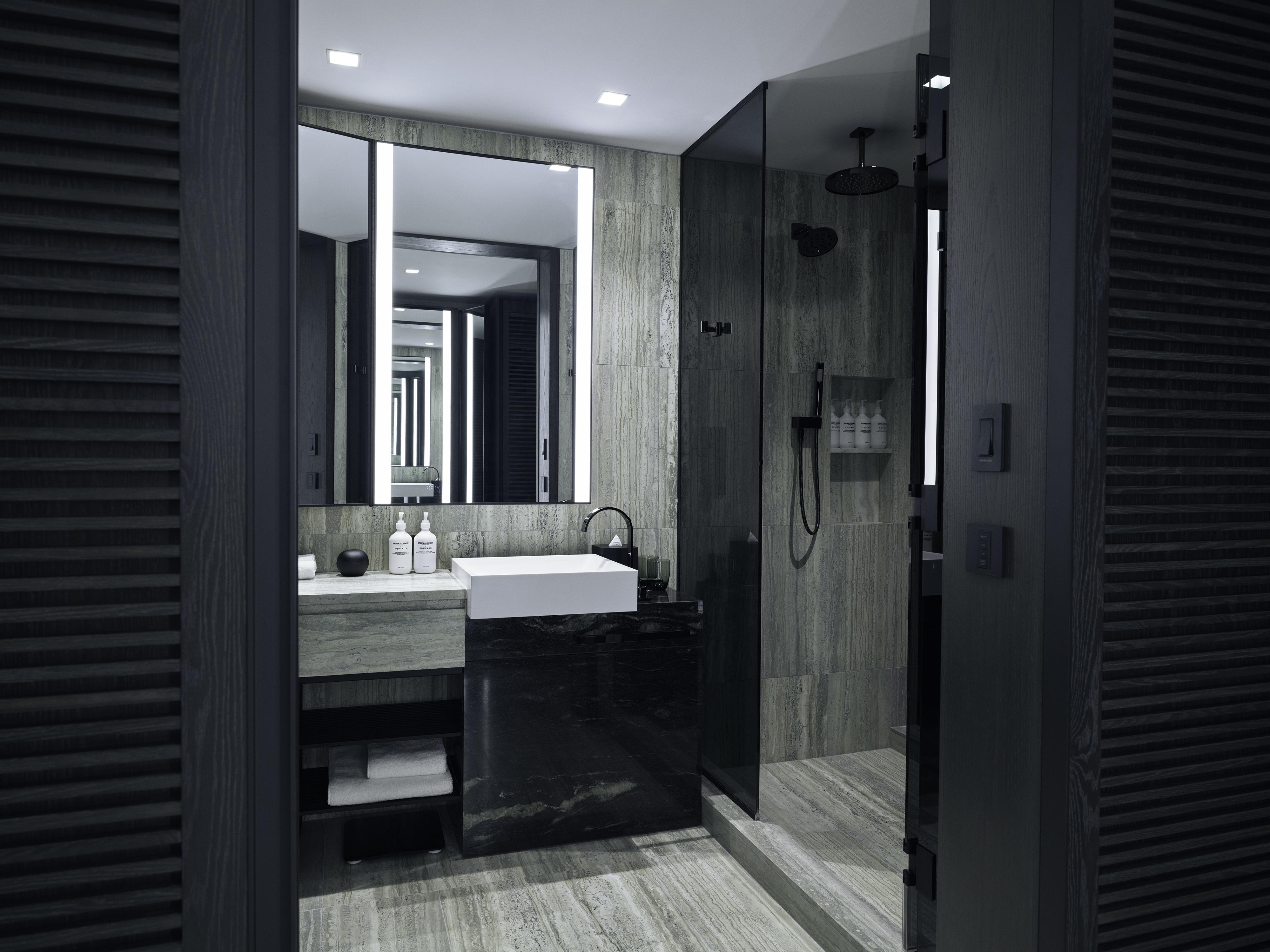 Hotel Equinox
