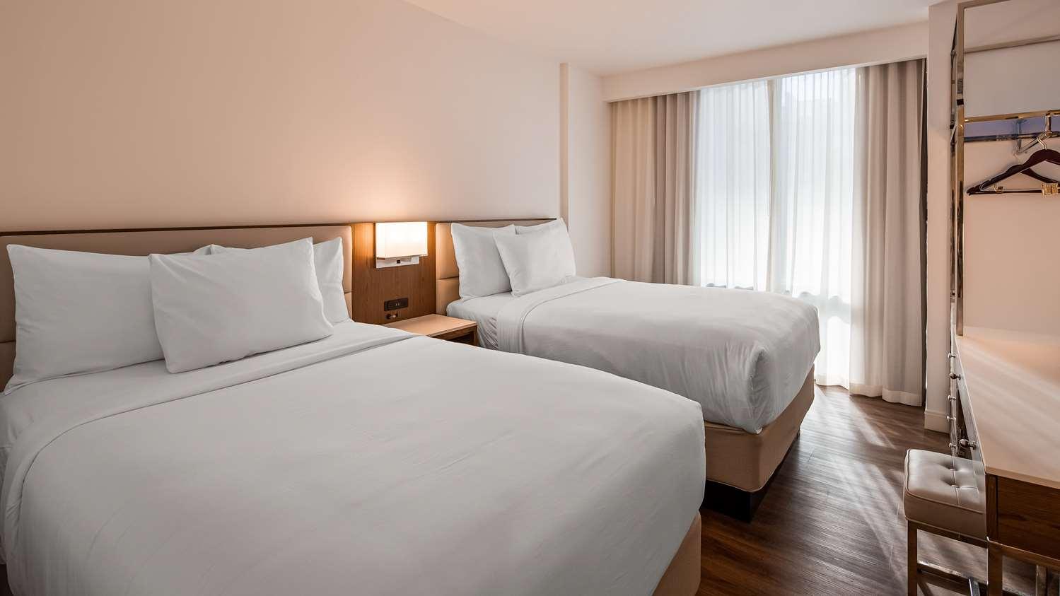 Western Premier Empire State 3*