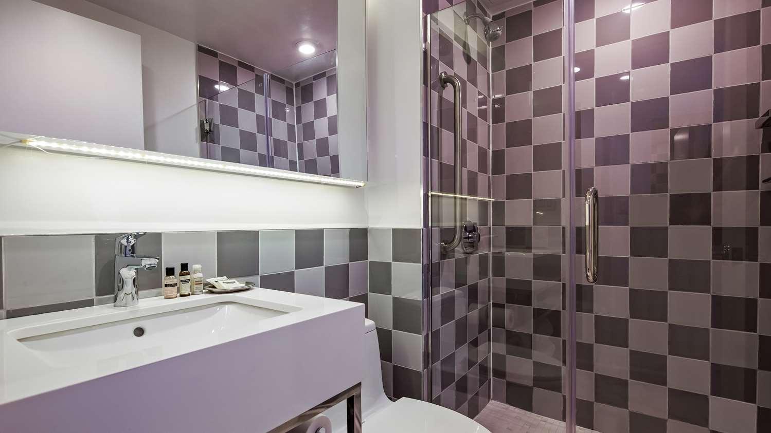 Western Premier Empire State 3*