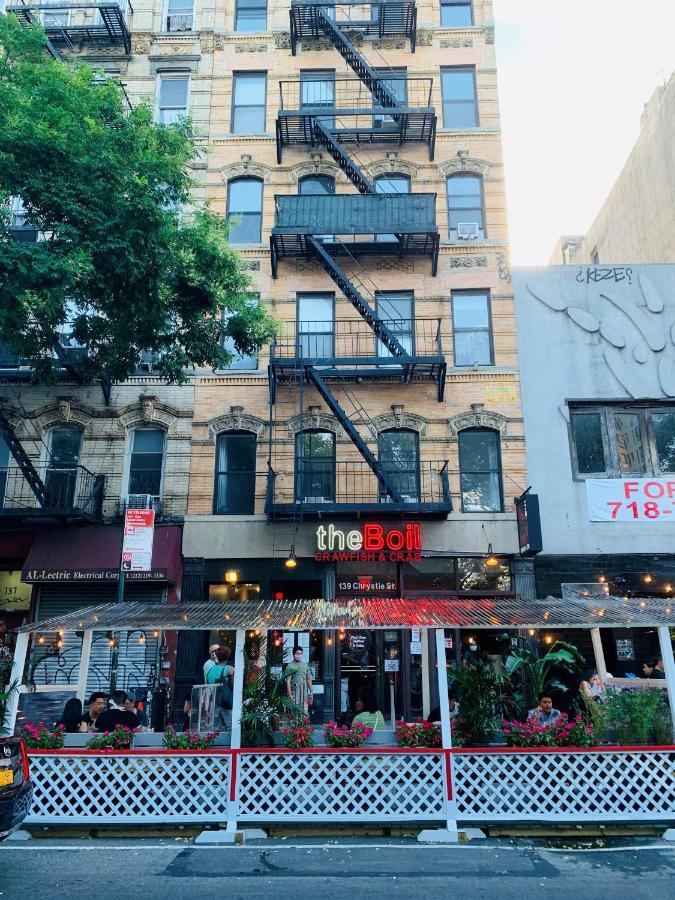 Apartment 2 Bedroom Lower East Side *