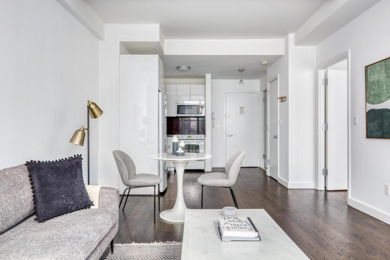 Uws 1br W Gym Doorman Nr Park Nyc-1100 New York