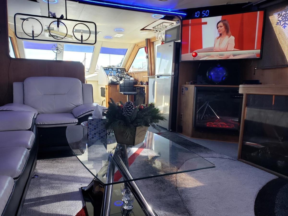 Botel Cozy Ocean 3xdeck Yacht Nova York