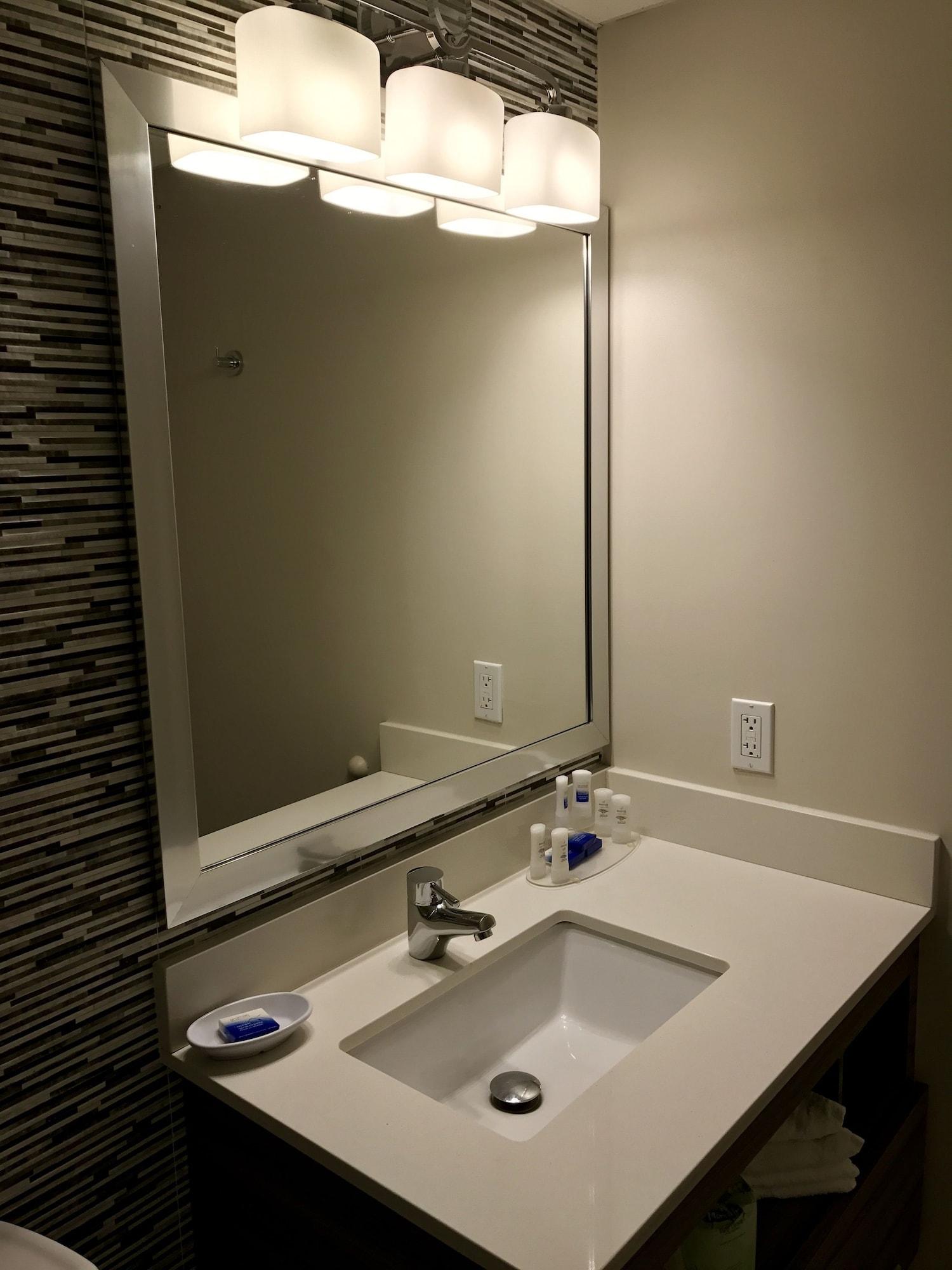 Western Brooklyn Bay Hotel