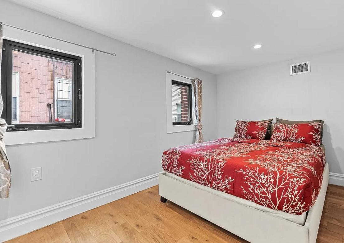 Hospedagem domiciliar Private Hot Tub-private Gated Sailor Moon House In Williamsburg W Gym Nova York