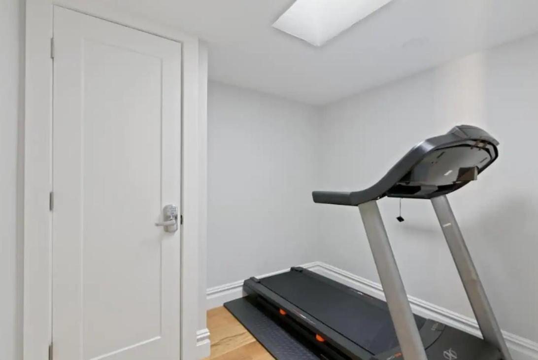 Private Hot Tub-private Gated Sailor Moon House In Williamsburg W Gym Hospedagem domiciliar Nova York