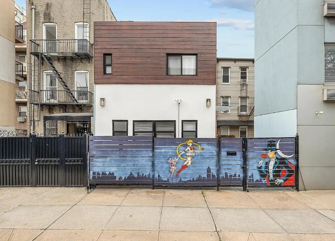 Hospedagem domiciliar Private Hot Tub-private Gated Sailor Moon House In Williamsburg W Gym Nova York