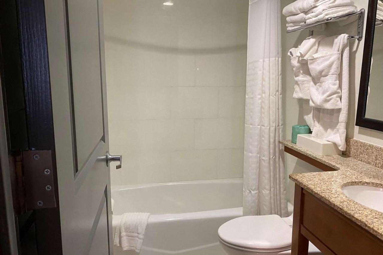 Hotel Ramada By Wyndham Times Square West 3*