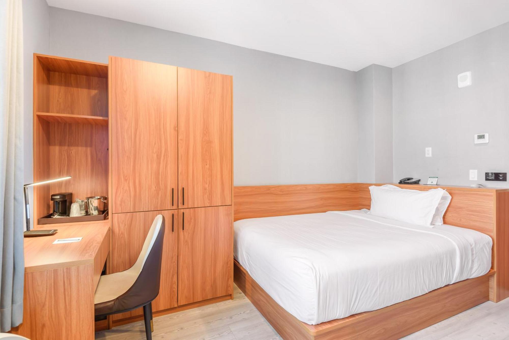 Hotel Liberty View Brooklyn 3*