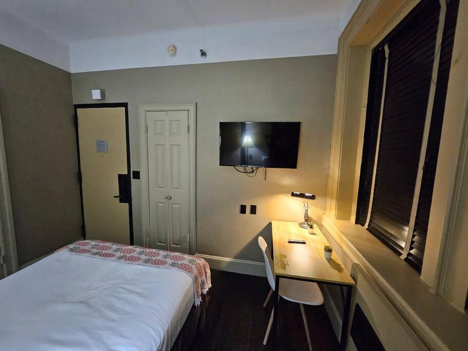 Hotel-studio @ The Mansfield Midtown Apartment New York