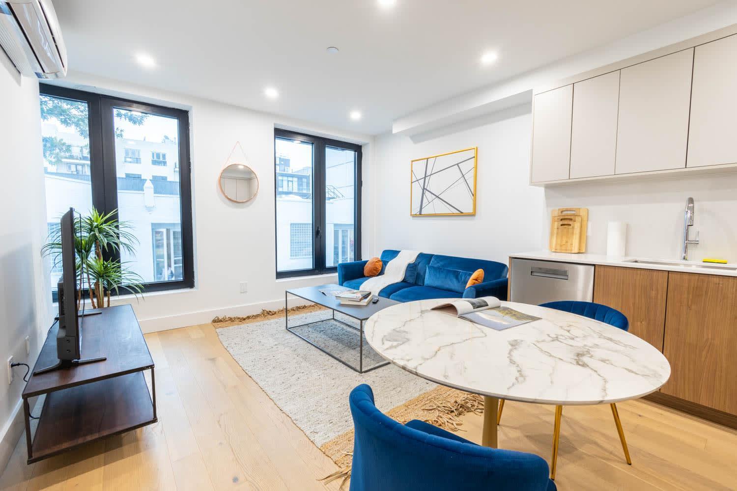 149bk-202 New 1br In Prime Greenpoint Bk *