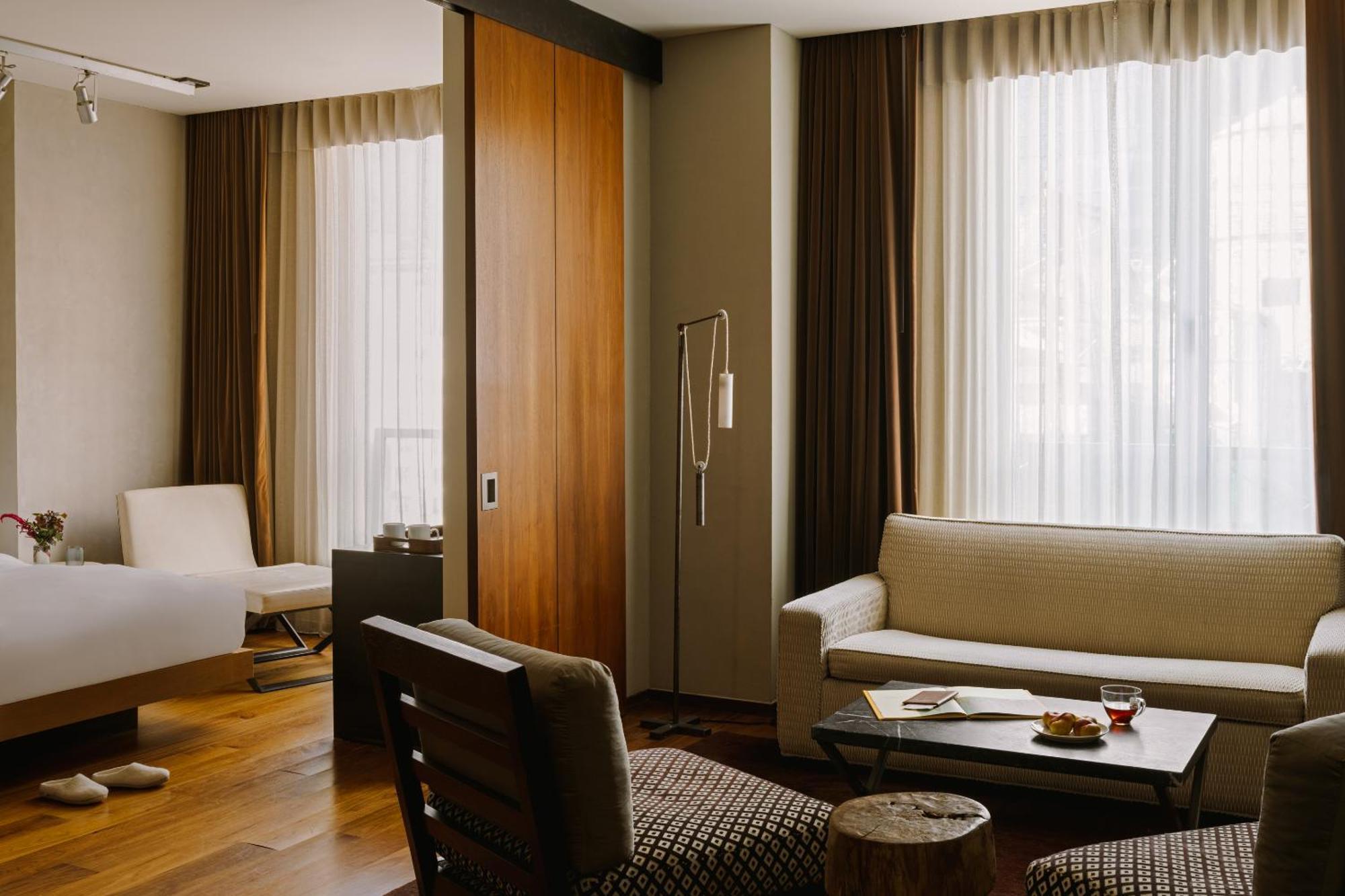 Chambers Hotel Central Park South, Sonder Hotel