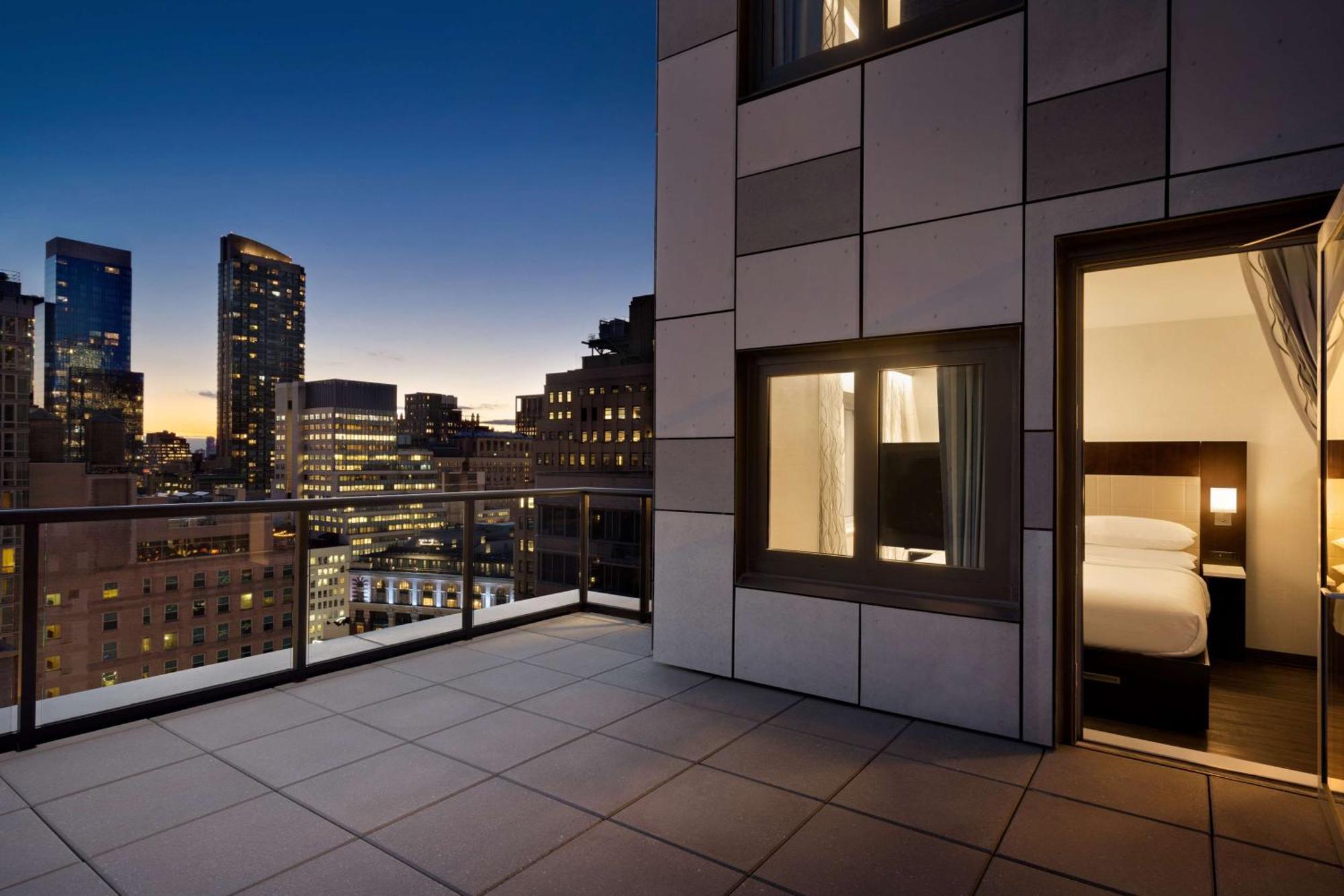 Hotel Embassy By Hilton Manhattan Times Square 4*